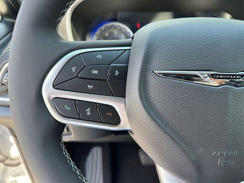 New 2026 Chrysler Pacifica Select image 20