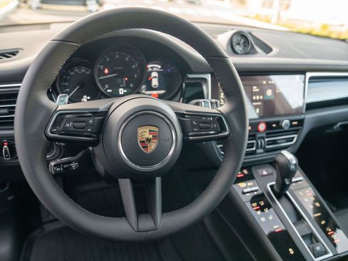 New 2026 Porsche Macan image 14
