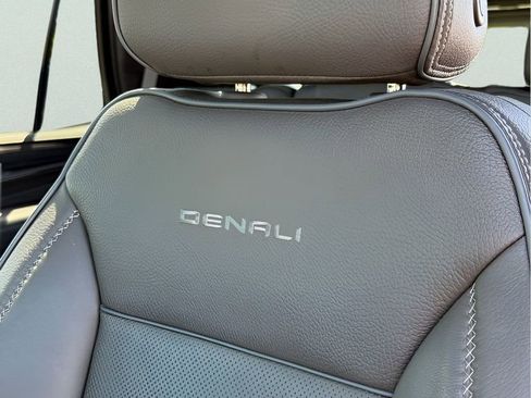 Used 2022 GMC Yukon Denali AWD/4WD image 18