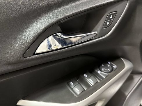 Used 2024 Chevrolet Trax RS FWD image 20