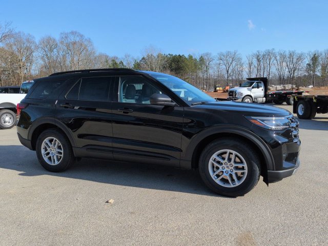 New 2026 Ford Explorer Active w/ Active Comfort Package RWD image 2