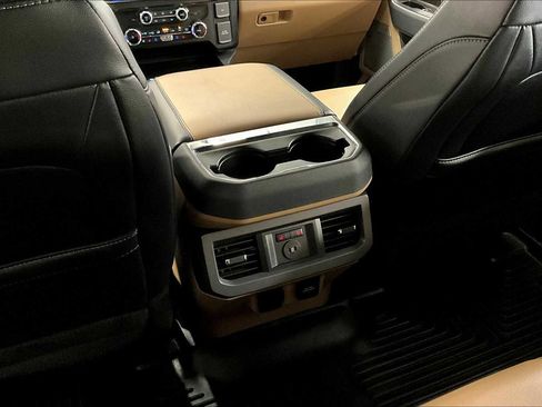 Used 2024 Ford F350 Lariat image 36