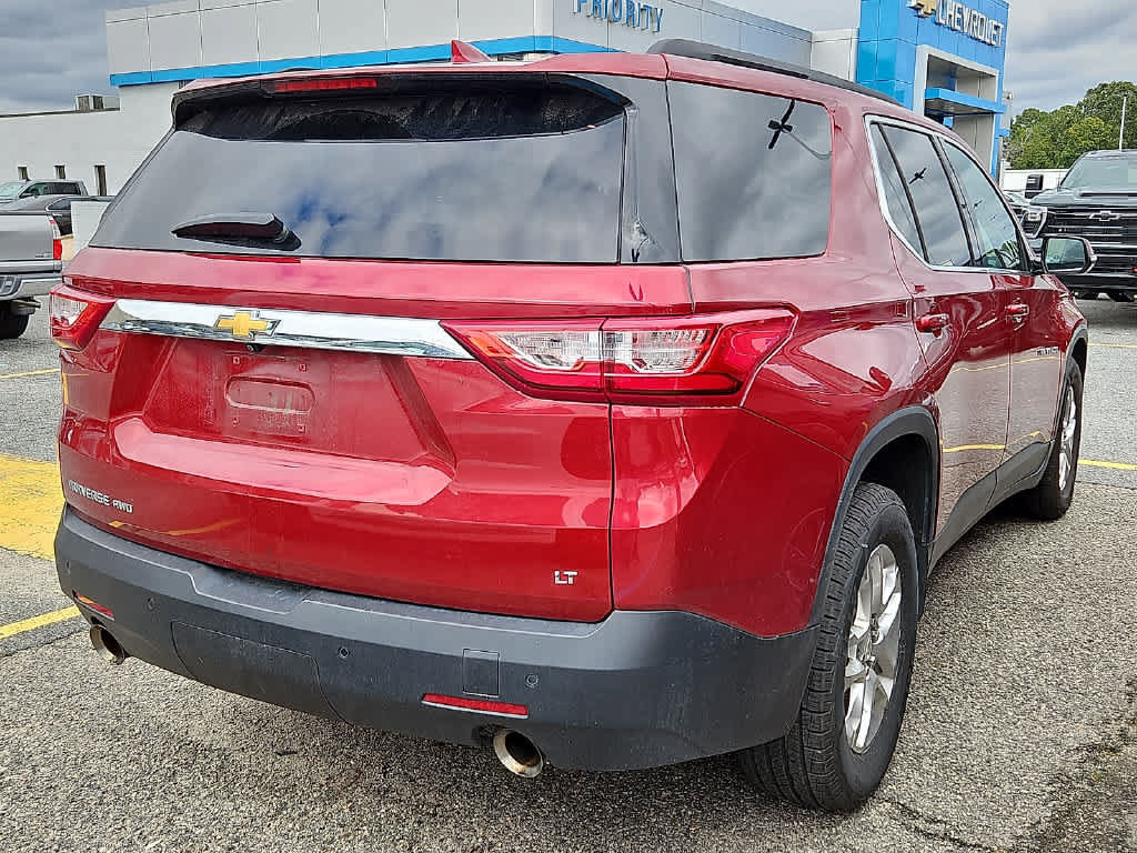 Used 2020 Chevrolet Traverse LT w/ Driver Confidence II Package AWD/4WD image 3