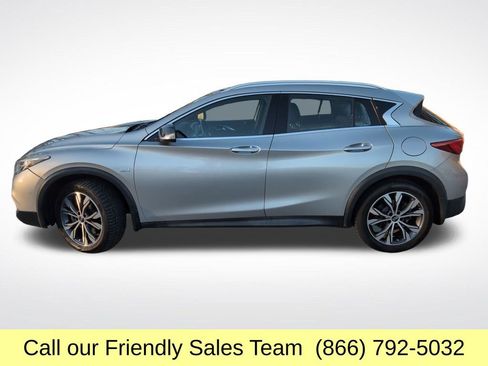 Used 2017 INFINITI QX30 Premium w/ Navigation Package image 2