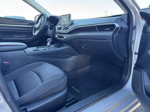 Used 2022 Nissan Altima 2.5 SV image 35