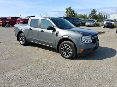 Used 2024 Ford Maverick Lariat AWD/4WD image 2