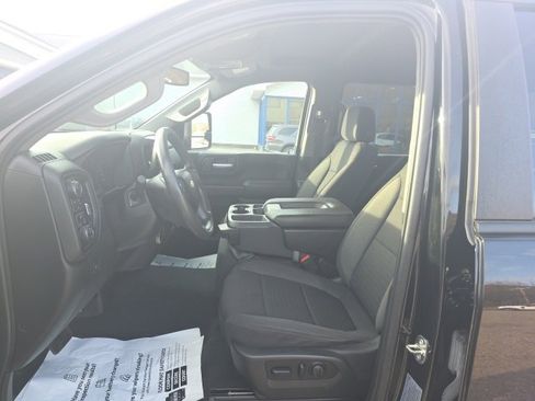Used 2023 Chevrolet Silverado 2500 Custom w/ Custom Value Package image 6