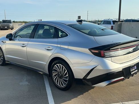 Used 2025 Hyundai Sonata SEL FWD image 10