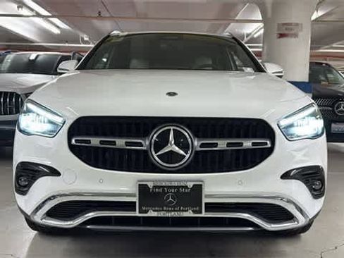 Used 2025 Mercedes-Benz GLA 250 4MATIC image 2