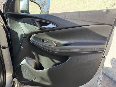 Used 2023 Buick Encore GX Select w/ Sport Touring Package image 25