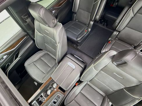 Used 2022 Cadillac Escalade ESV Premium Luxury AWD/4WD image 22