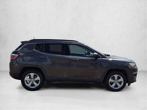Used 2019 Jeep Compass Latitude w/ Popular Equipment Group FWD image 4