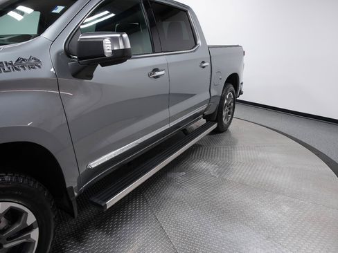 Used 2025 Chevrolet Silverado 1500 High Country w/ Technology Package AWD/4WD image 4