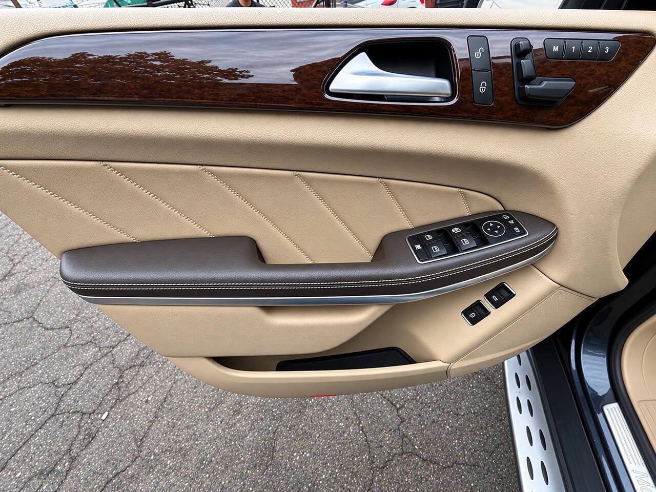 Used 2013 Mercedes-Benz GL 450 4MATIC image 6