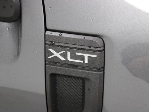 New 2026 Ford Maverick XLT w/ XLT Luxury Package FWD image 11