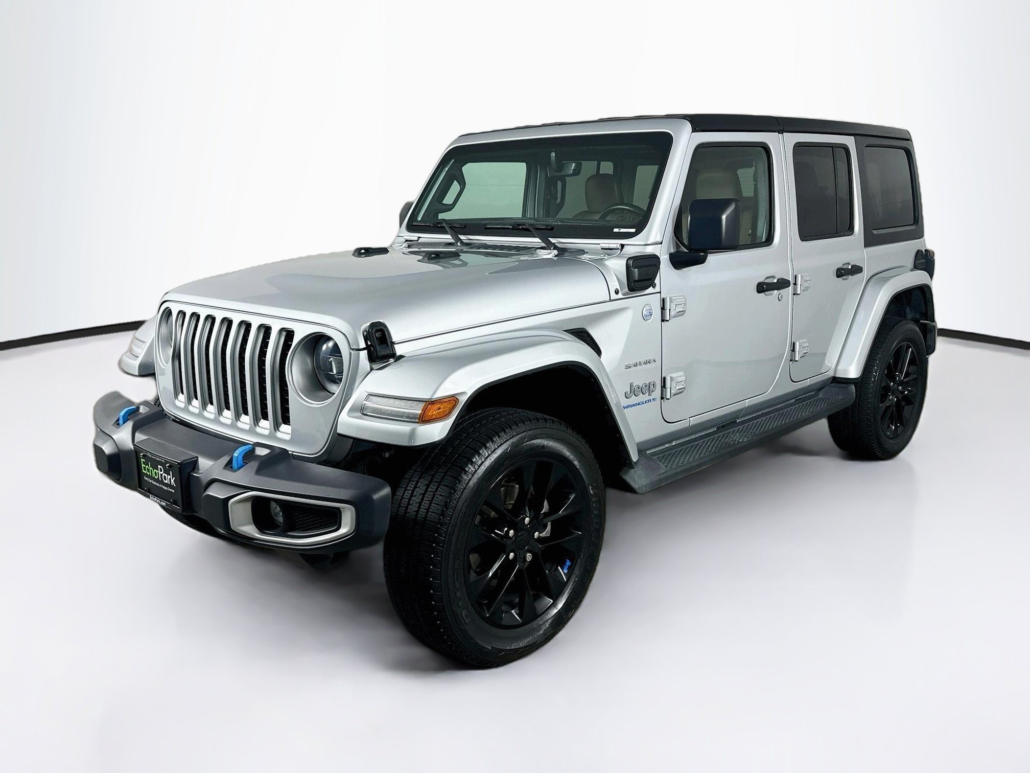 Used 2023 Jeep Wrangler Unlimited Sahara w/ Cold Weather Group AWD/4WD image 3