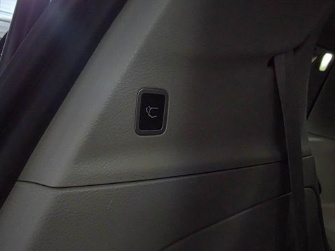 Used 2020 Chrysler Pacifica Limited image 41