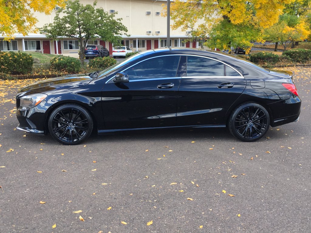 Used 2018 Mercedes-Benz CLA 250 4MATIC image 3