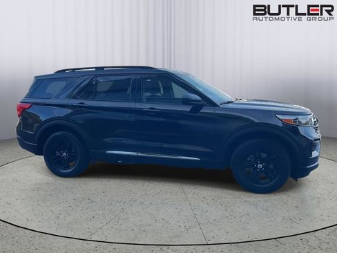 Certified 2023 Ford Explorer XLT RWD image 6