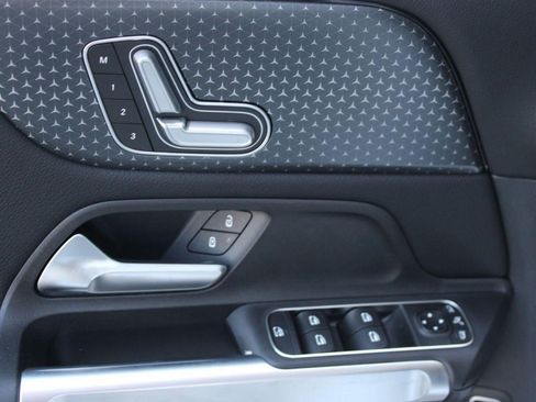 New 2026 Mercedes-Benz GLB 250 image 13