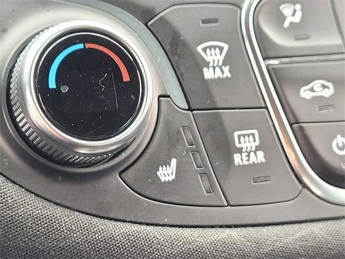 Used 2023 Chevrolet Malibu LT image 22