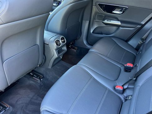 Certified 2026 Mercedes-Benz GLC 300 image 4