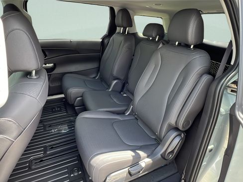 New 2026 Kia Carnival SX Prestige FWD image 17