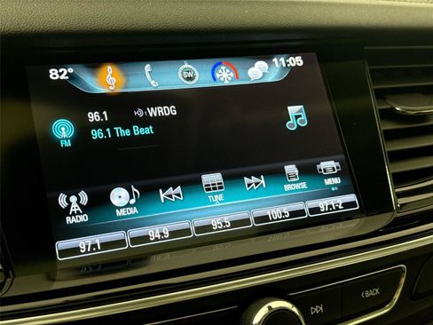 Used 2018 Buick Regal Essence w/ Driver Confidence Package #1 FWD image 25