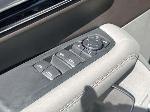 Used 2026 GMC Yukon XL Elevation image 19