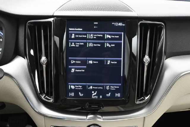Used 2019 Volvo XC60 T5 Momentum w/ Multimedia Package FWD image 20