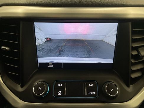 Used 2022 GMC Acadia SLT w/ Preferred Package image 8