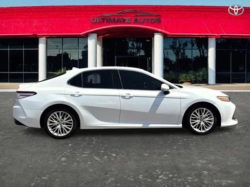 Used 2019 Toyota Camry XLE w/ Carpet Mat Package FWD image 5