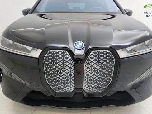 Used 2024 BMW iX xDrive50 w/ Sport Package AWD/4WD image 10