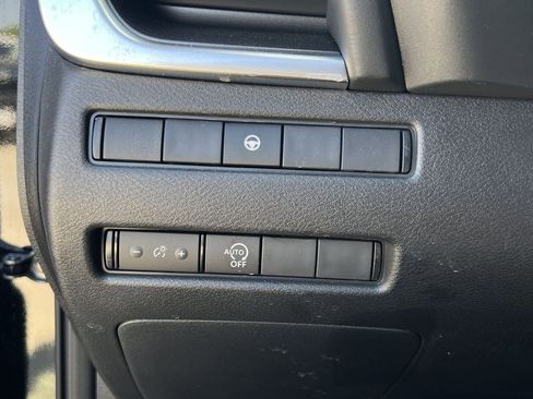 Certified 2023 Nissan Rogue SV image 12