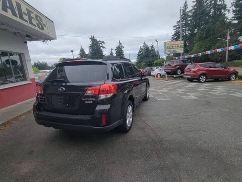 Used 2011 Subaru Outback 2.5i Premium AWD/4WD image 3