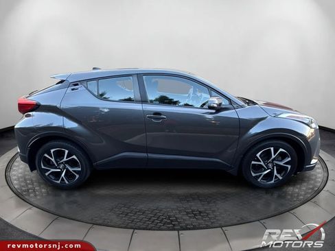 Used 2018 Toyota C-HR XLE image 6