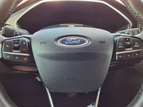 Used 2023 Ford Escape Platinum AWD/4WD image 16