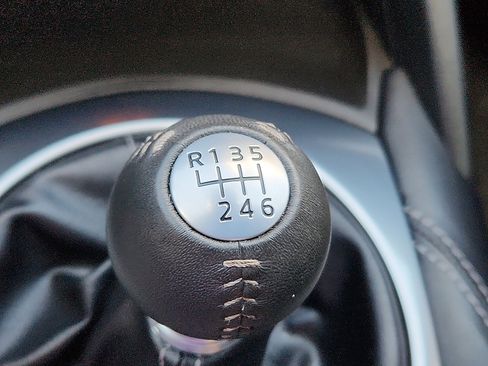 Used 2024 MAZDA MX-5 Miata Club image 15