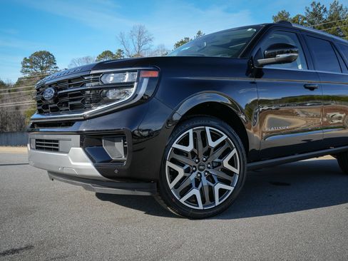 New 2026 Ford Expedition Platinum w/ Platinum Ultimate Package AWD/4WD image 4