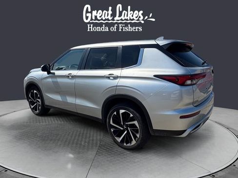 Used 2024 Mitsubishi Outlander SE AWD/4WD image 3