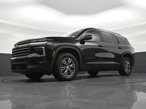 Used 2026 Chevrolet Traverse LT FWD image 24