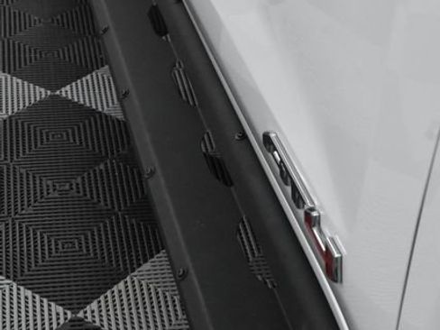 Used 2024 GMC Sierra 1500 AT4 w/ Technology Package image 8