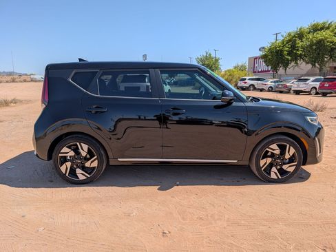 Used 2023 Kia Soul GT-Line w/ GT-Line Technology Package FWD image 4