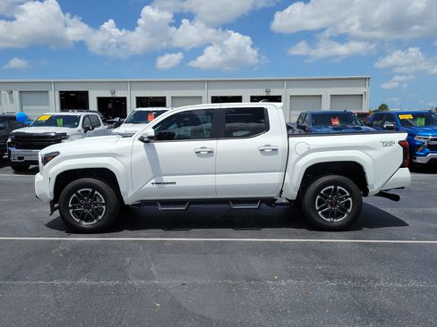 Used 2024 Toyota Tacoma TRD Sport w/ TRD Sport Upgrade Package RWD image 6