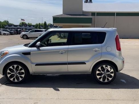 Used 2012 Kia Soul ! FWD image 5
