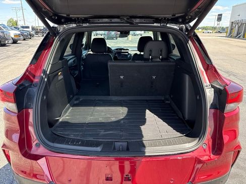 Used 2021 Chevrolet TrailBlazer RS w/ Sun and Liftgate Package FWD image 9