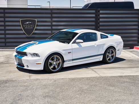 Used 2011 Ford Mustang GT Premium w/ Electronics Pkg RWD image 5