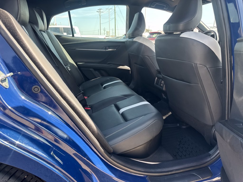 Used 2025 Toyota Camry SE FWD image 12