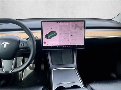 Used 2022 Tesla Model Y Long Range AWD/4WD image 8