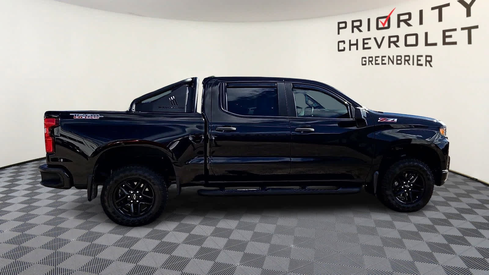 Used 2021 Chevrolet Silverado 1500 Custom Trail Boss w/ Midnight Edition AWD/4WD image 9